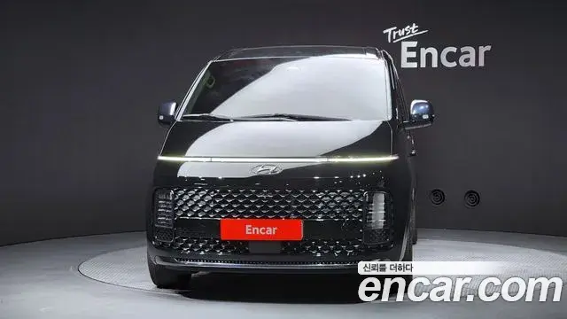 Hyundai Staria 2023 — Фото 3/20