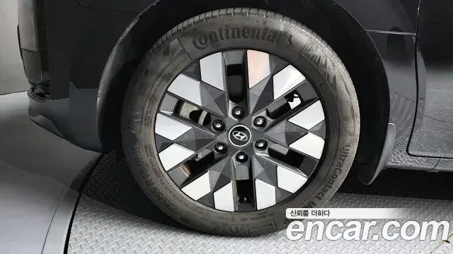 Hyundai Staria 2023 — Фото 5/20