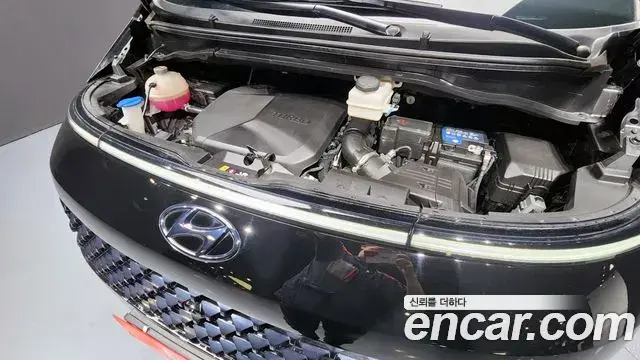 Hyundai Staria 2023 — Фото 6/20