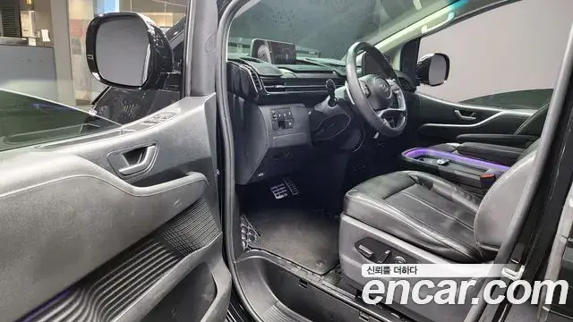 Hyundai Staria 2023 — Фото 10/20
