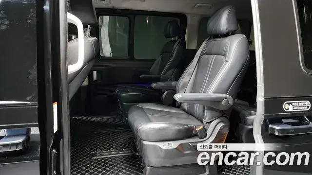 Hyundai Staria 2023 — Фото 11/20