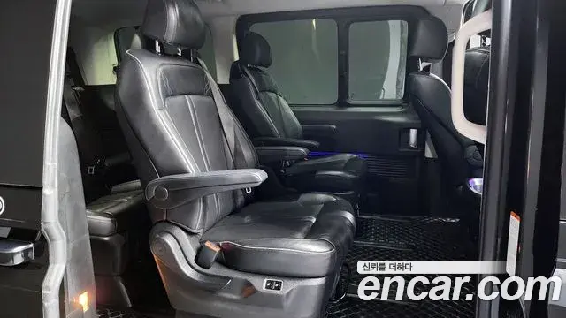 Hyundai Staria 2023 — Фото 12/20