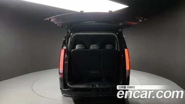 Hyundai Staria 2023 — Фото 20/20
