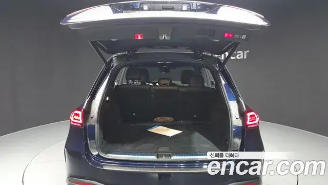 Mercedes-Benz GLE-Class 2022 — Photo 18/34