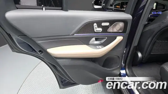 Mercedes-Benz GLE-Class 2022 — Photo 26/34