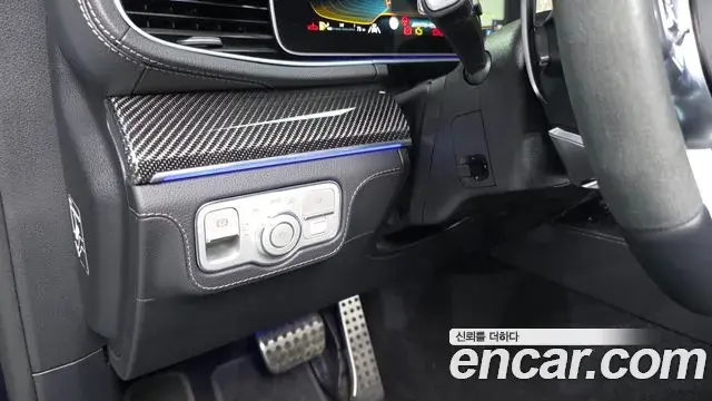 Mercedes-Benz GLE-Class 2022 — Photo 12/34