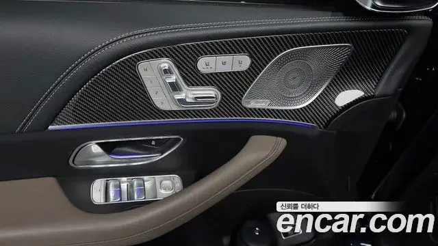 Mercedes-Benz GLE-Class 2022 — Photo 32/34