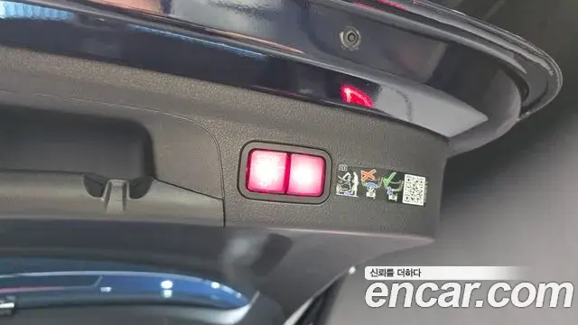 Mercedes-Benz GLE-Class 2022 — Photo 7/34