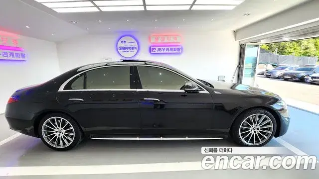 Mercedes-Benz S-Class 2021 — ფოტო 19/20
