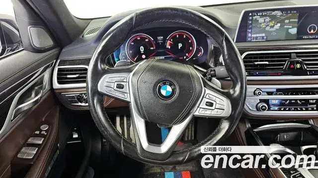BMW 7 Series 2018 — Şəkil 18/20