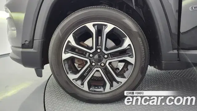 Jeep Compass 2022 — Photo 17/38
