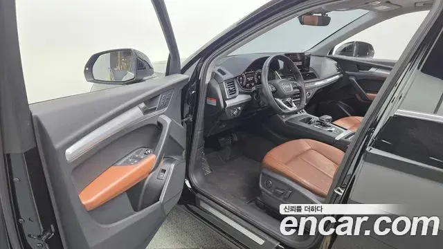 Audi Q5 2023 — Şəkil 10/32