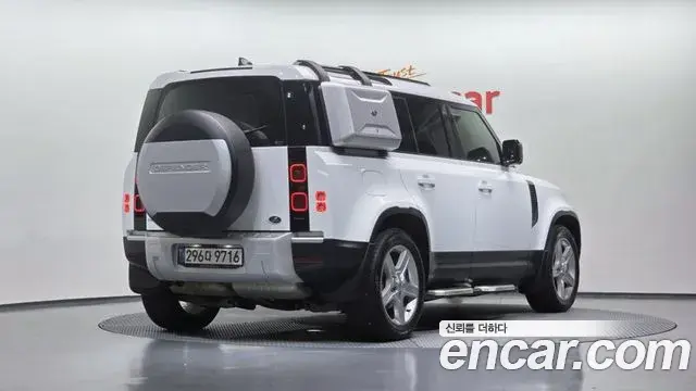 Land Rover Defender 2021 — ფოტო 35/38