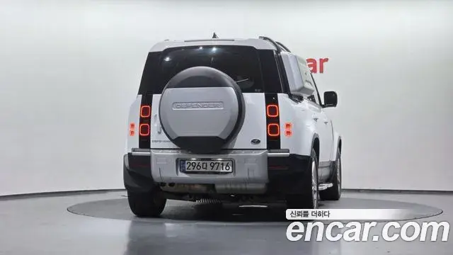 Land Rover Defender 2021 — ფოტო 3/38