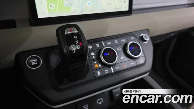 Land Rover Defender 2021 — ფოტო 7/38