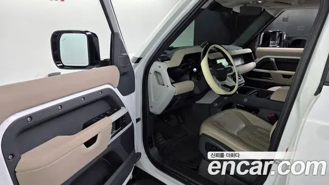 Land Rover Defender 2021 — ფოტო 6/38