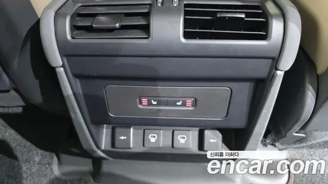 Land Rover Defender 2021 — ფოტო 26/38