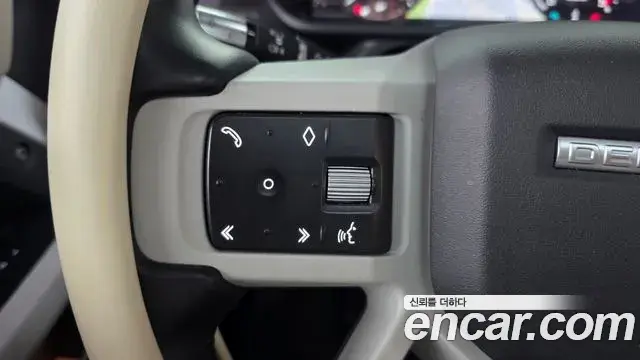 Land Rover Defender 2021 — ფოტო 29/38