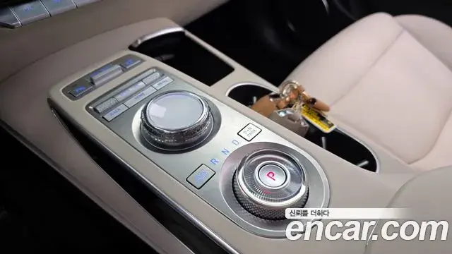 Genesis GV70 2023 — Photo 22/31