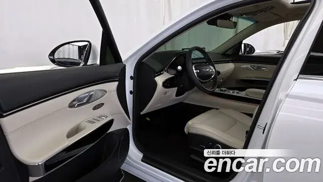 Genesis GV70 2023 — Photo 12/31