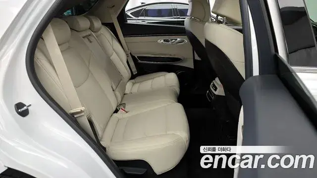 Genesis GV70 2023 — Photo 24/31