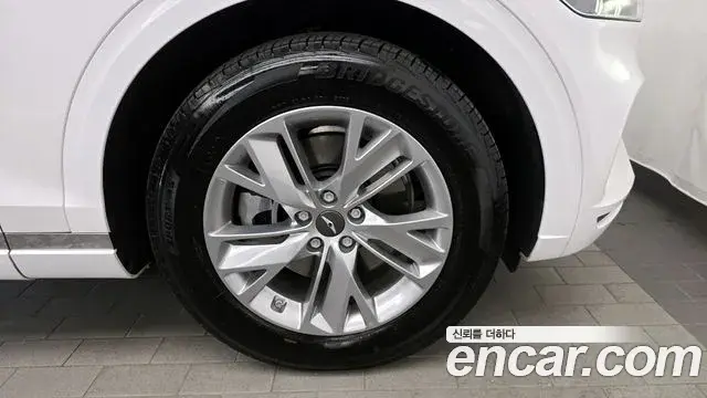 Genesis GV70 2023 — Photo 3/31