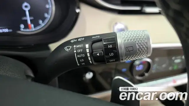 Genesis GV70 2023 — Photo 16/31