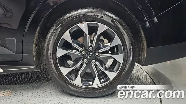 Kia Carnival 2020 — Şəkil 21/36