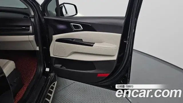 Kia Carnival 2020 — Şəkil 22/36