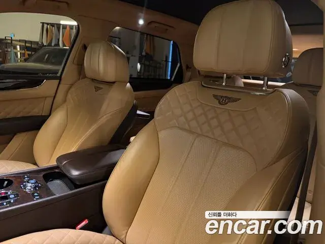 Bentley Bentayga 2018 — Şəkil 2/19