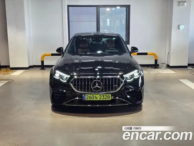 Mercedes-Benz E-Class 2025 — Photo 6/20