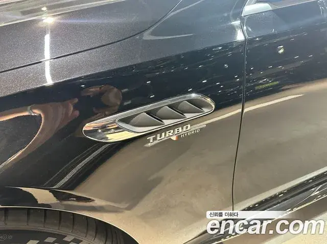 Mercedes-Benz E-Class 2025 — Photo 4/20