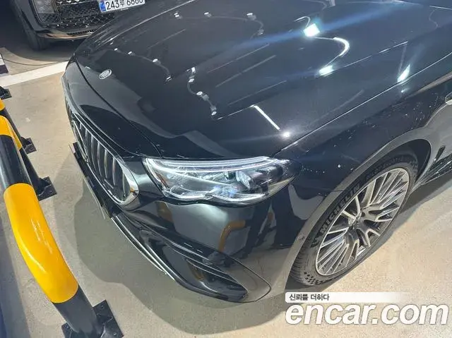 Mercedes-Benz E-Class 2025 — Photo 9/20