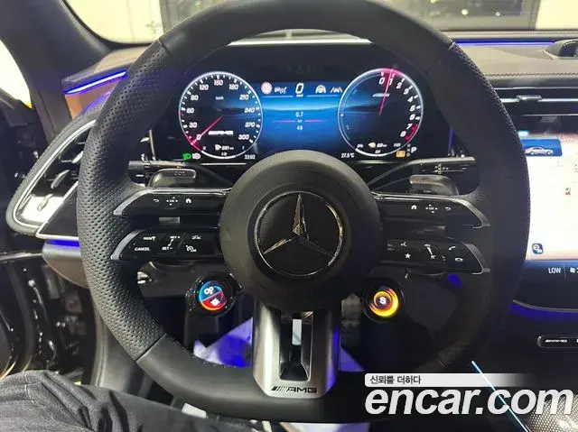 Mercedes-Benz E-Class 2025 — Photo 12/20