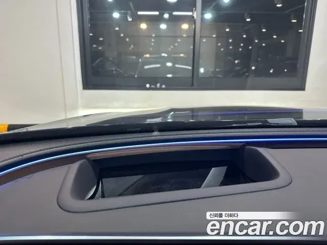 Mercedes-Benz E-Class 2025 — Photo 19/20