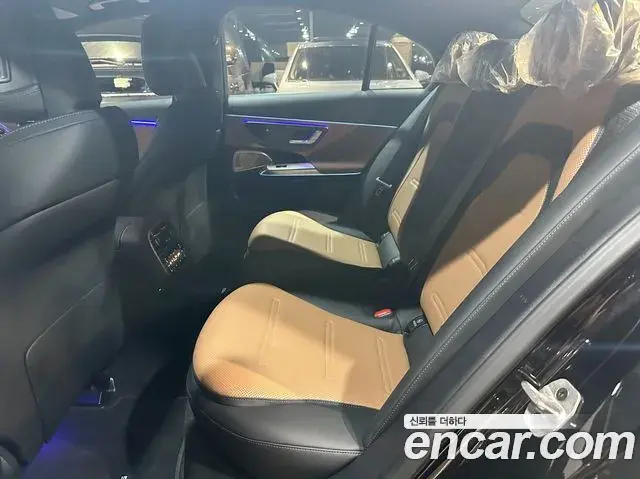 Mercedes-Benz E-Class 2025 — Photo 5/20