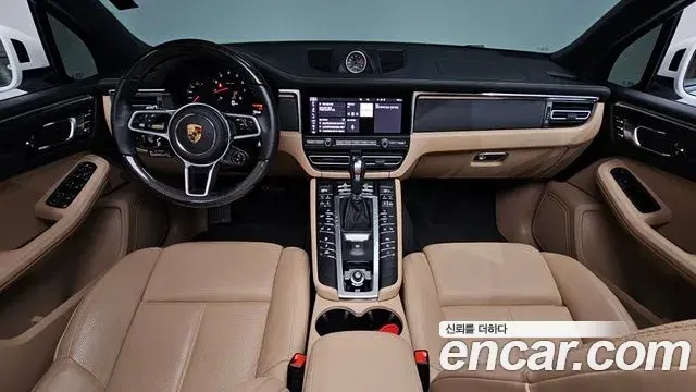 Porsche Macan 2021 — Şəkil 13/37