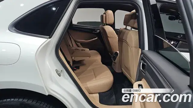 Porsche Macan 2021 — Şəkil 20/37