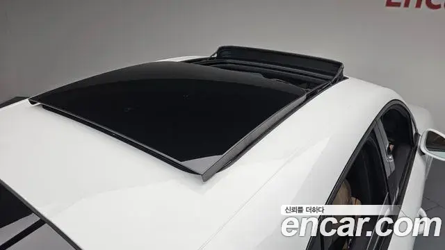 Porsche Macan 2021 — Şəkil 24/37
