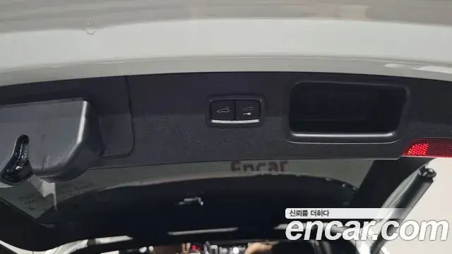 Porsche Macan 2021 — Şəkil 34/37