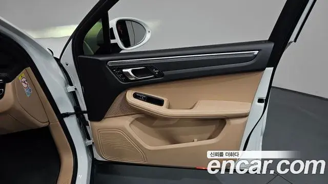 Porsche Macan 2021 — Şəkil 18/37