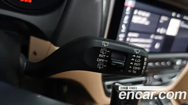 Porsche Macan 2021 — Şəkil 26/37