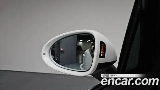Porsche Macan 2021 — Şəkil 36/37