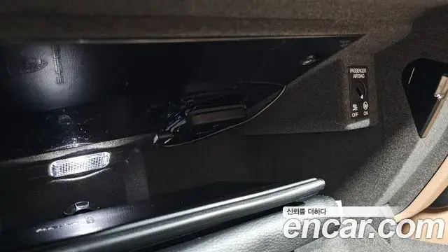 Porsche Macan 2021 — Şəkil 32/37