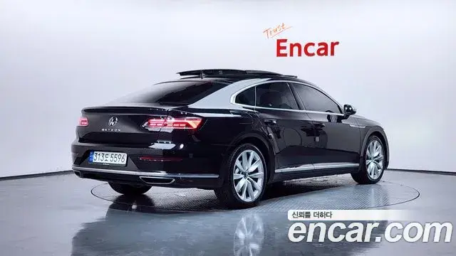 Volkswagen Arteon 2022 — Photo 28/33