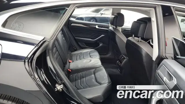 Volkswagen Arteon 2022 — Photo 31/33