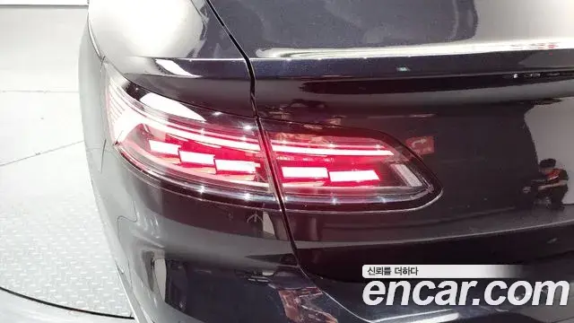 Volkswagen Arteon 2022 — Photo 16/33