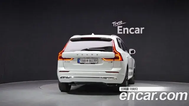 Volvo XC60 2026 — Photo 9/38