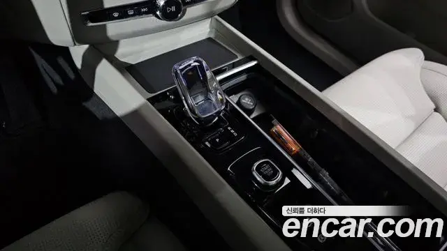 Volvo XC60 2026 — Photo 28/38