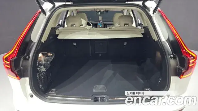 Volvo XC60 2026 — Photo 27/38